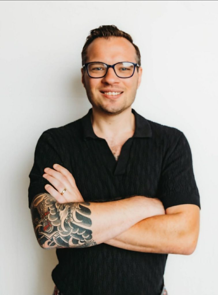 Austin Armstrong headshot